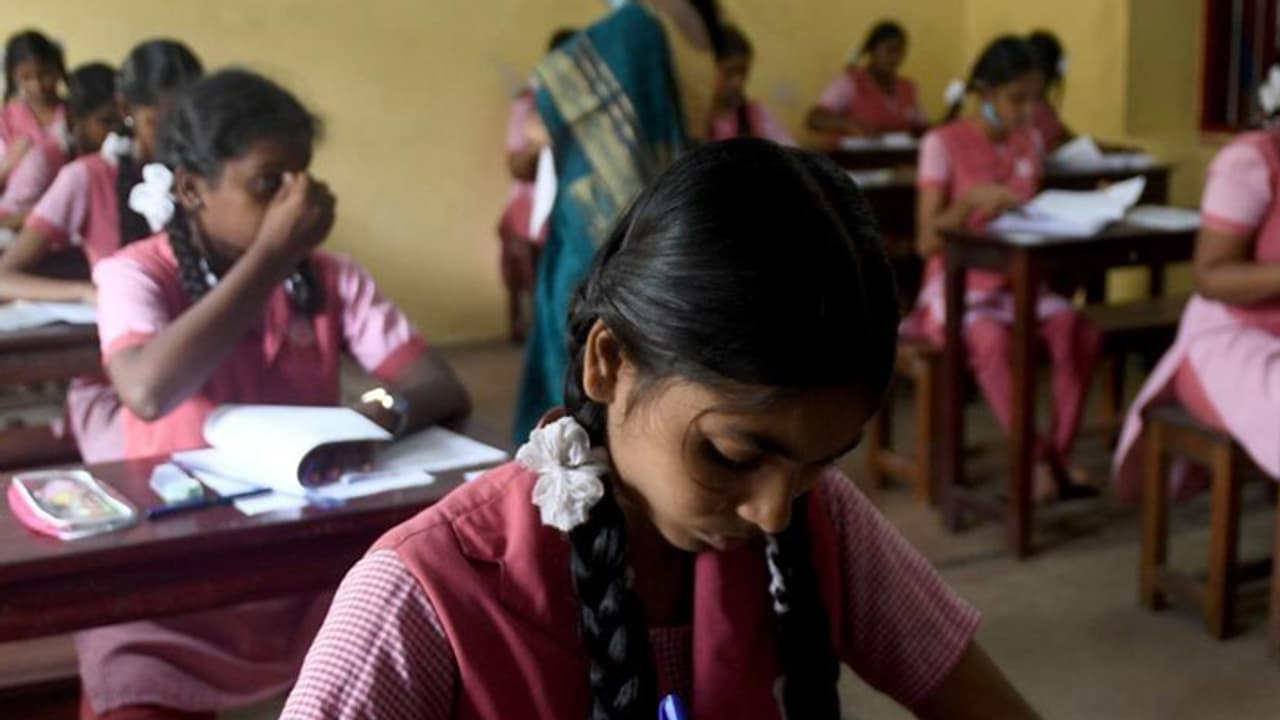 TN 10th Class Student: 10ம் வகுப்பு மாணவர்களுக்கு ஷாக்.! இதை ...