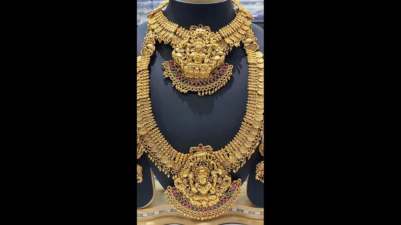 Gold Jewellery: ರೇಷ್ಮೆ ಸೀರೆಗೆ ಈ ಒಡವೆಗಳನ್ನು ಧರಿಸಿದರೆ ಎಲ್ಲರ ಕಣ್ಣು ನಿಮ್ಮ ಮೇಲೆಯೇ ಇರುತ್ತೆ!