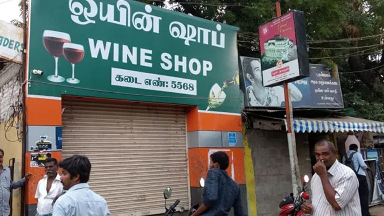 மதுபிரியர்களுக்கு பேரிடி.. தமிழகம் முழுவதும் பிப்ரவரி 18 முதல் டாஸ்மாக் மூடல்.. காரணம் இதுதான்!
