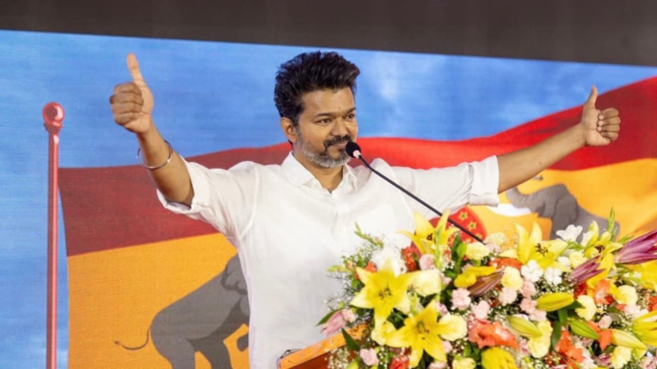 തമിഴ്നാട് രാഷ്ട്രീയ സാഹചര്യം വിജയ്ക്ക് അനുകൂലം, വലിയ ചലനങ്ങൾ സൃഷ്ടിക്കുമെന്ന് കോൺഗ്രസ് എംപി - Asianet News Malayalam
