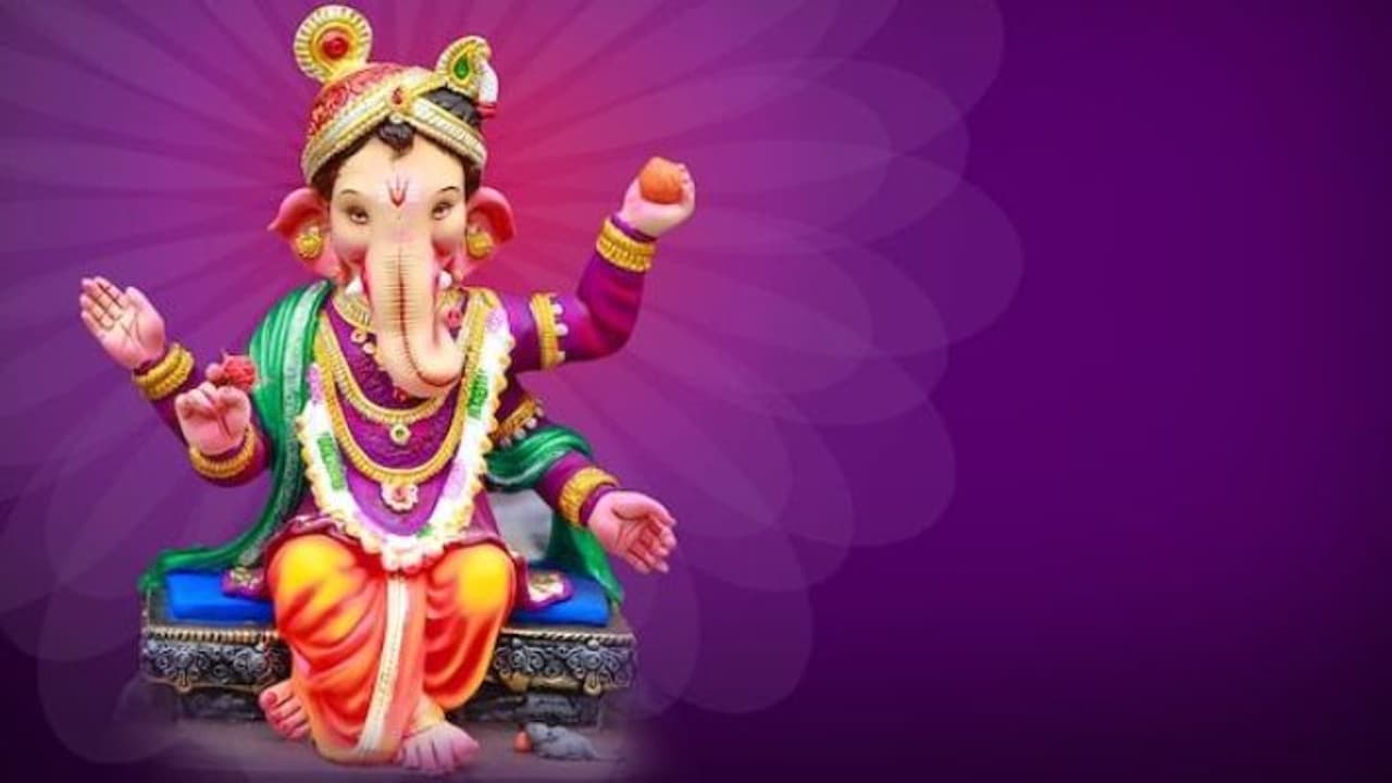 ರಾಜಧಾನಿ ಬೆಂಗಳೂರಿನಲ್ಲಿ ಗೌರಿ ಗಣೇಶ ಹಬ್ಬದ ಅಂಗವಾಗಿ ಗಣಪ ಪ್ರತಿಷ್ಠಾಪನೆ ಒಪ್ಪಿಗೆಗೆ 75 ಏಕಗವಾಕ್ಷಿ ಕೇಂದ್ರ | Bengaluru 75 Centres For Ganesh Idol Installation Permits ರಾಜಧಾನಿ ಬೆಂಗಳೂರಿನಲ್ಲಿ ಗೌರಿ ಗಣೇಶ ಹಬ್ಬದ ಅಂಗವಾಗಿ ಗಣಪ ಪ್ರತಿಷ್ಠಾಪನೆ ಒಪ್ಪಿಗೆಗೆ 75 ಏಕಗವಾಕ್ಷಿ ಕೇಂದ್ರ | Bengaluru 75 Centres For Ganesh Idol Installation Permits