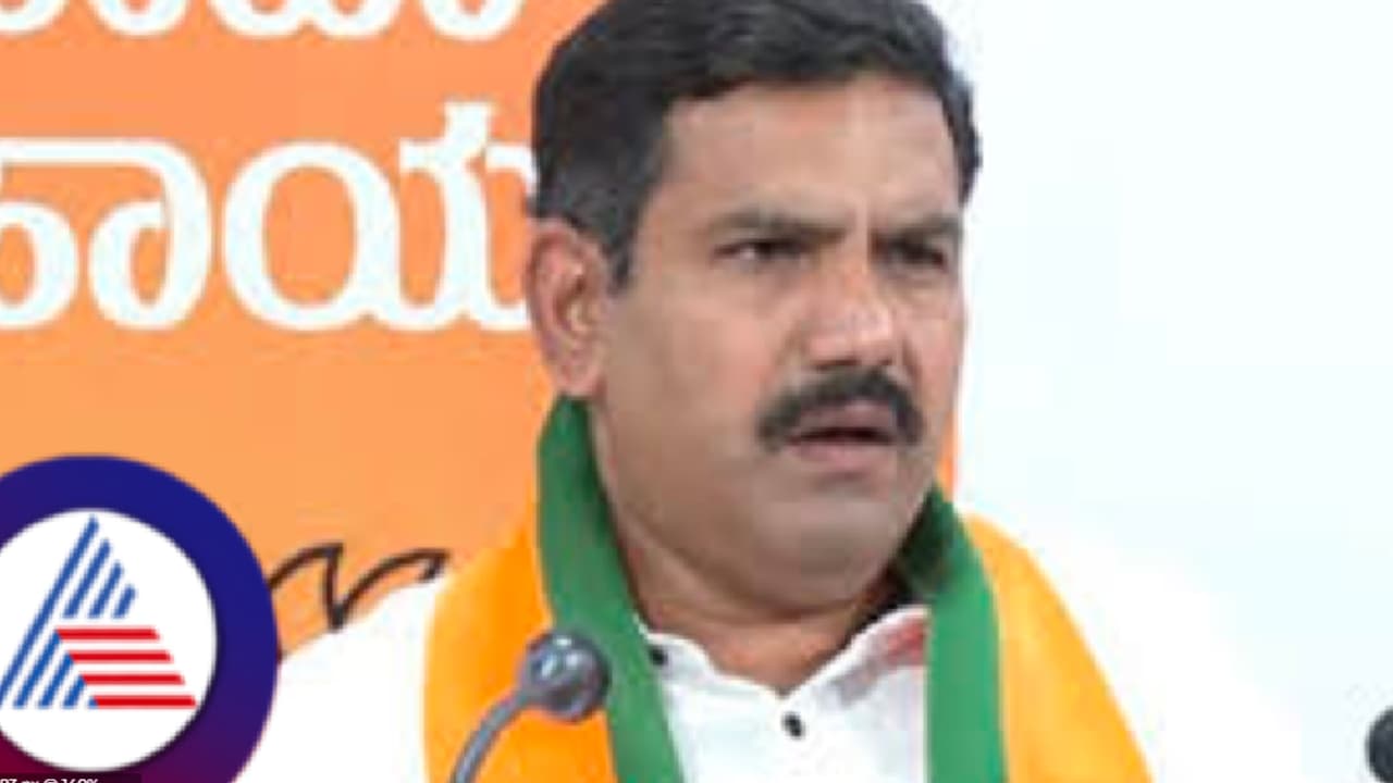 ಹಿಂದೂಗಳಿಗೆ ಡಿಕೆಶಿ ಅಪಮಾನ, ಹೇಳಿಕೆ ಹಿಂಪಡೆಯಲಿ: ಬಿ.ವೈ.ವಿಜಯೇಂದ್ರ ಒತ್ತಾಯ | Chamundi Hill Controversy By Vijayendra Slams On Dk Shivakumar Gvd ಹಿಂದೂಗಳಿಗೆ ಡಿಕೆಶಿ ಅಪಮಾನ, ಹೇಳಿಕೆ ಹಿಂಪಡೆಯಲಿ: ಬಿ.ವೈ.ವಿಜಯೇಂದ್ರ ಒತ್ತಾಯ | Chamundi Hill Controversy By Vijayendra Slams On Dk Shivakumar Gvd