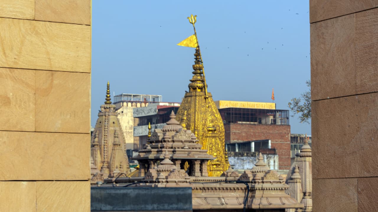 ಕಾಶಿ ಭಕ್ತರೇ ಗಮನಿಸಿ: ಇಂದಿನಿಂದ ಹೊಸ ನಿಯಮ ಜಾರಿ! ದರ್ಶನಕ್ಕೆ ತೆರಳುವ ಮುನ್ನ ತಪ್ಪದೇ ತಿಳ್ಕೊಳ್ಳಿ! | Kashi Vishwanath Temple New Rules For Darshan During New Year ಕಾಶಿ ಭಕ್ತರೇ ಗಮನಿಸಿ: ಇಂದಿನಿಂದ ಹೊಸ ನಿಯಮ ಜಾರಿ! ದರ್ಶನಕ್ಕೆ ತೆರಳುವ ಮುನ್ನ ತಪ್ಪದೇ ತಿಳ್ಕೊಳ್ಳಿ! | Kashi Vishwanath Temple New Rules For Darshan During New Year