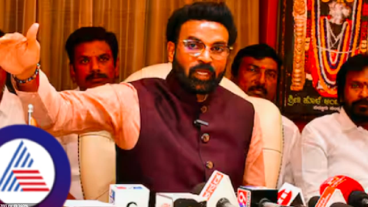 ದೆಹಲಿ ಸ್ಫೋಟಕ್ಕೆ ರಾಜಕೀಯ ಬಣ್ಣ ಕೊಡುವುದು ತಪ್ಪು: ಕಾಂಗ್ರೆಸ್ ವಿರುದ್ಧ ಶ್ರೀರಾಮುಲು ವಾಗ್ದಾಳಿ | B Sriramulu Slams Rayareddy Delhi Blast Politics Koppal Gvd ದೆಹಲಿ ಸ್ಫೋಟಕ್ಕೆ ರಾಜಕೀಯ ಬಣ್ಣ ಕೊಡುವುದು ತಪ್ಪು: ಕಾಂಗ್ರೆಸ್ ವಿರುದ್ಧ ಶ್ರೀರಾಮುಲು ವಾಗ್ದಾಳಿ | B Sriramulu Slams Rayareddy Delhi Blast Politics Koppal Gvd