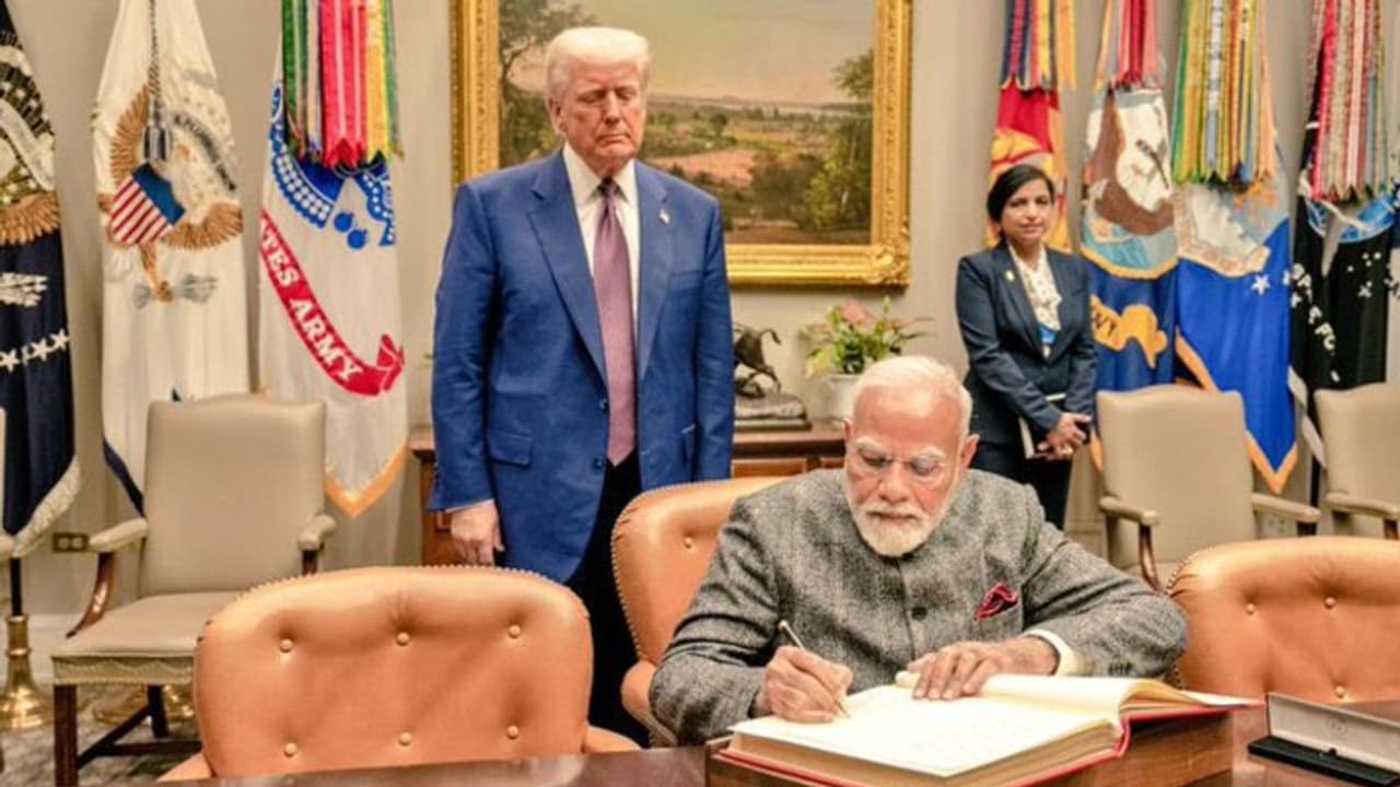 कैसे बने मोदी दुनिया के सबसे सम्मानित नेता? जानिए इसके पीछे की खास वजह