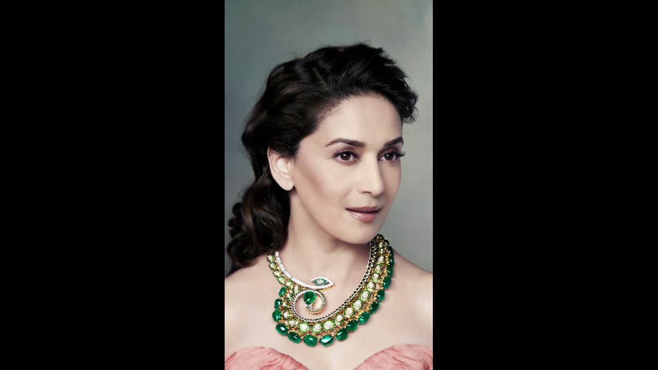 Emerald Jewellery: ಮಾಧುರಿ ದೀಕ್ಷಿತ್ ಸ್ಟೈಲ್‌ನ 5 ಎಮರಾಲ್ಡ್ ಜ್ಯುವೆಲರಿ ಡಿಸೈನ್ಸ್, ನೀವೂ ಟ್ರೈ ಮಾಡಿ