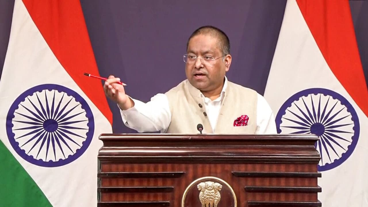 India Flags “Unremitting Hostility” in Bangladesh, Demands Justice After Hindu Lynching (WATCH)