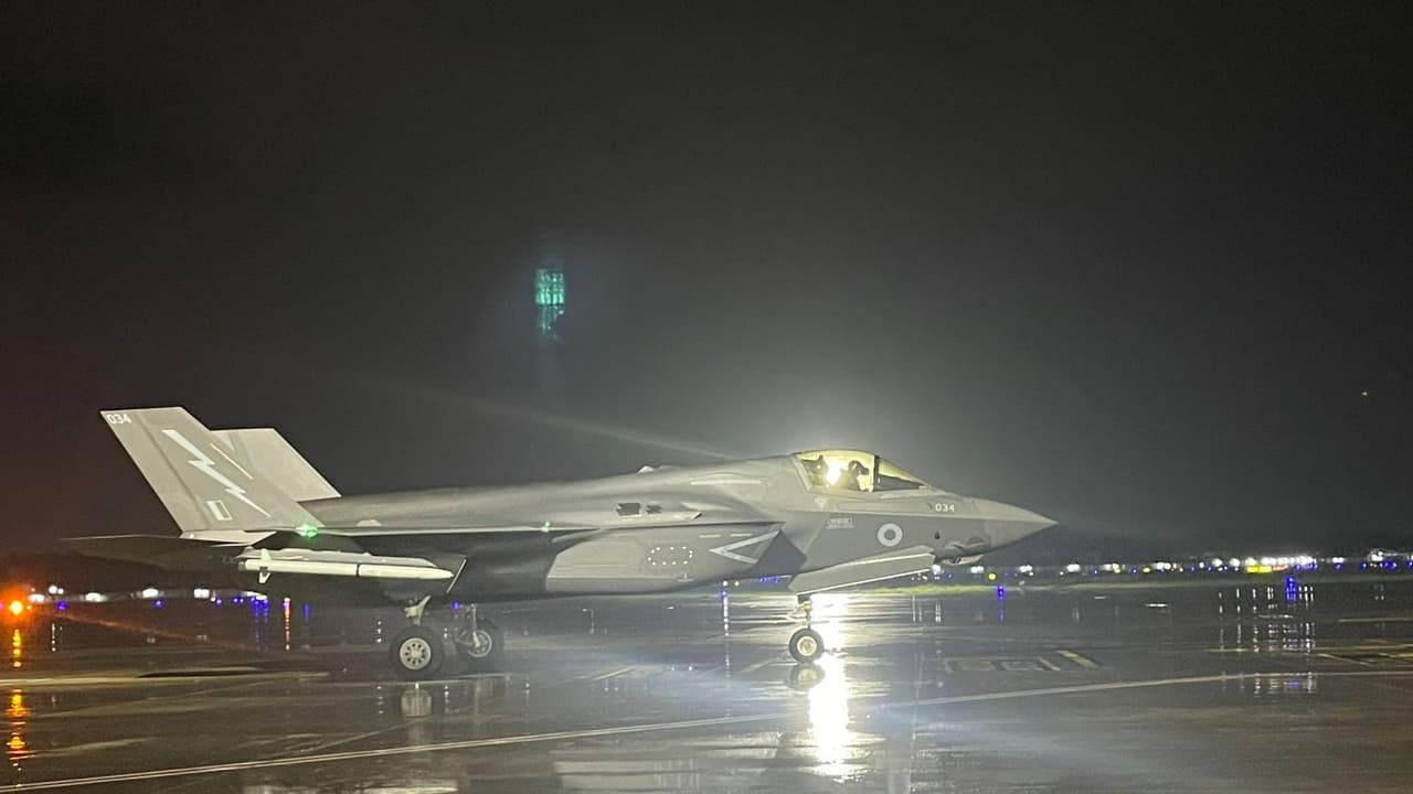 F-35B Lightning II fighter stranded in Kerala: Engineers from UK to fly ...