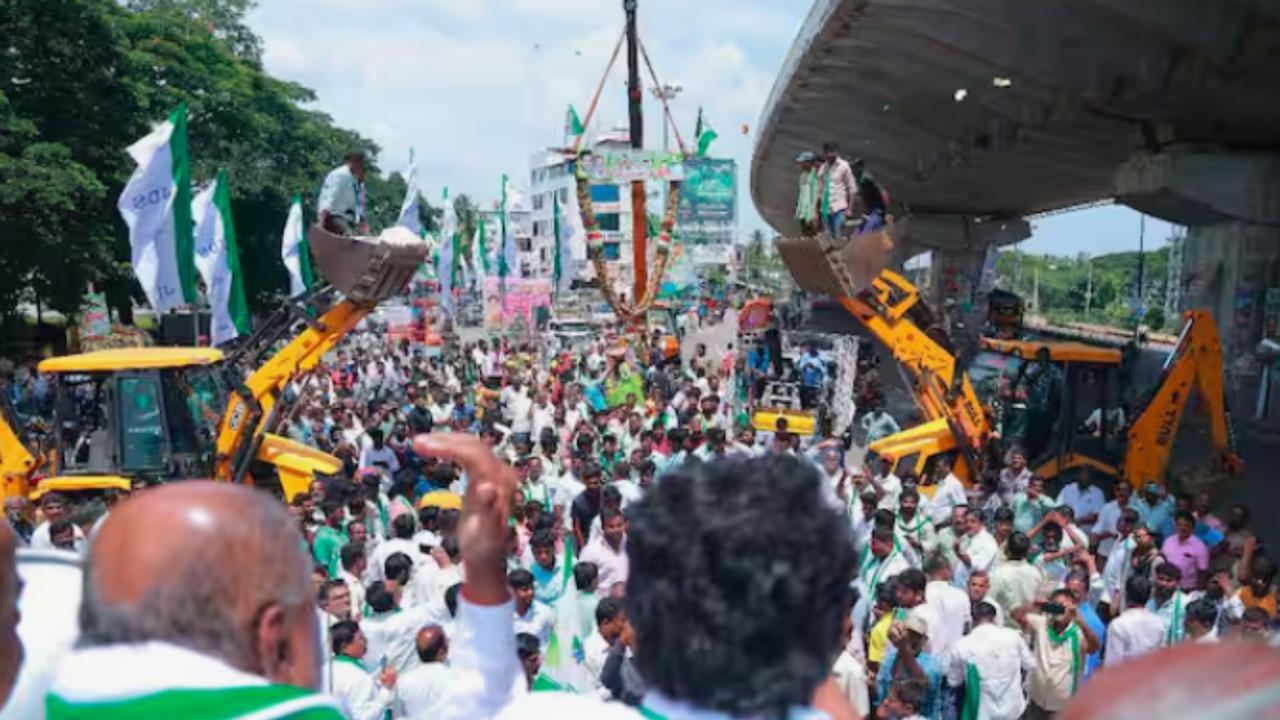 ರಾಜ್ಯದಲ್ಲಿ ಪಂಚ ಗ್ಯಾರಂಟಿ ನೆಪದಲ್ಲಿ ಕಾಂಗ್ರೆಸ್ ತೆರಿಗೆ ಭಯೋತ್ಪಾದನೆ: ಜೆಡಿಎಸ್ ಆರೋಪ | Congress Using Five Guarantees As Excuse For Tax Terrorism In State Jds ರಾಜ್ಯದಲ್ಲಿ ಪಂಚ ಗ್ಯಾರಂಟಿ ನೆಪದಲ್ಲಿ ಕಾಂಗ್ರೆಸ್ ತೆರಿಗೆ ಭಯೋತ್ಪಾದನೆ: ಜೆಡಿಎಸ್ ಆರೋಪ | Congress Using Five Guarantees As Excuse For Tax Terrorism In State Jds