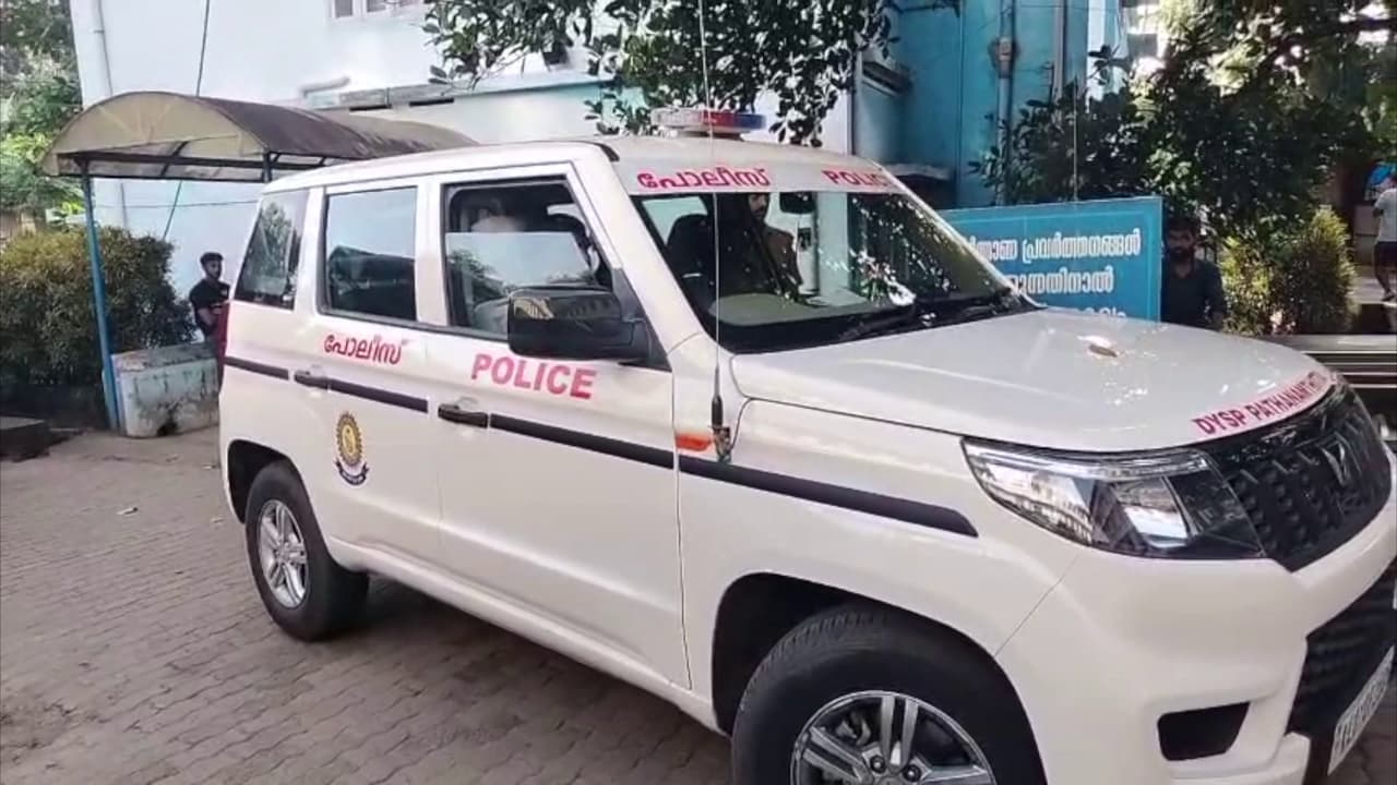 w-1280,h-720,format-jpg,imgid-01jzr3gpwx1mfs6ms0qwm17xcv,imgname-kerala-police--2--1752081914781.png
