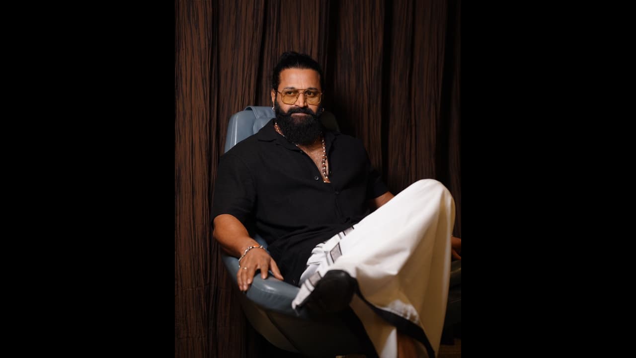 Rishab Shetty's New Movie: ಪ್ರಖ್ಯಾತ ತೆಲುಗು ನಿರ್ಮಾಣ ಸಂಸ್ಥೆ ಜೊತೆ ರಿಷಬ್‌  ಶೆಟ್ಟಿ ಸಿನಿಮಾ ಮಾಡೋದು ಫಿಕ್ಸ್! | Kannada Actor Fame Rishab Shetty New Movie  With Sithara Entertainments | Asianet Suvarna News