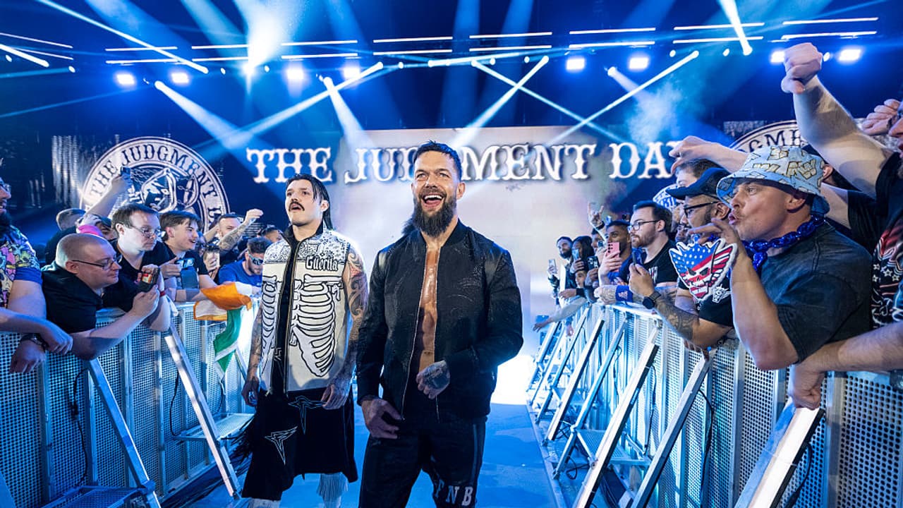 4 Major Booking Errors Wwe Made On Raw Following Clash In Paris Ppv