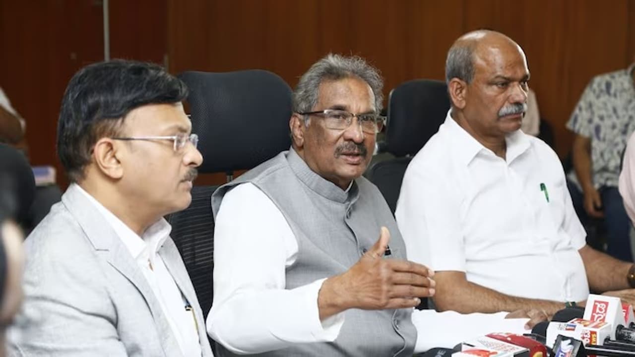 Farmers Electricity: ರೈತರಿಗೆ ಬೇಸಿಗೆಯಲ್ಲೂ 7 ಗಂಟೆ 3 ಫೇಸ್ ವಿದ್ಯುತ್: ಸಚಿವ ಕೆ.ಜೆ.ಜಾರ್ಜ್ | Karnataka Farmers 7 Hours Power Supply Summer Kj George Gvd Farmers Electricity: ರೈತರಿಗೆ ಬೇಸಿಗೆಯಲ್ಲೂ 7 ಗಂಟೆ 3 ಫೇಸ್ ವಿದ್ಯುತ್: ಸಚಿವ ಕೆ.ಜೆ.ಜಾರ್ಜ್ | Karnataka Farmers 7 Hours Power Supply Summer Kj George Gvd