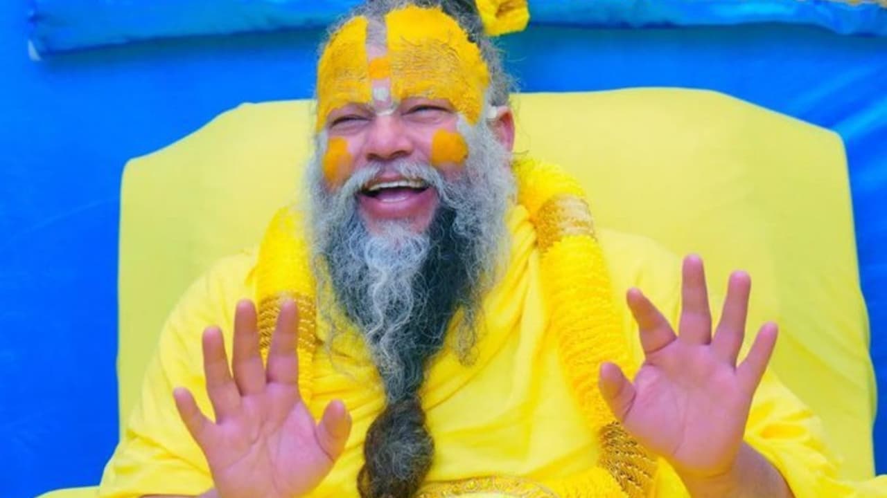 ಯಾವುದೇ ವ್ರತ ಸಾವು ತಡೆಯಲು ಸಾಧ್ಯವಿಲ್ಲ, ಕರ್ವಾ ಚೌತ್ ಬಗ್ಗೆ ಪ್ರೇಮಾನಂದ ಮಹಾರಾಜ್ ಹೇಳಿದ್ದೇನು? | Premanand Maharaj On Karwa Chauth Viral Video ಯಾವುದೇ ವ್ರತ ಸಾವು ತಡೆಯಲು ಸಾಧ್ಯವಿಲ್ಲ, ಕರ್ವಾ ಚೌತ್ ಬಗ್ಗೆ ಪ್ರೇಮಾನಂದ ಮಹಾರಾಜ್ ಹೇಳಿದ್ದೇನು? | Premanand Maharaj On Karwa Chauth Viral Video