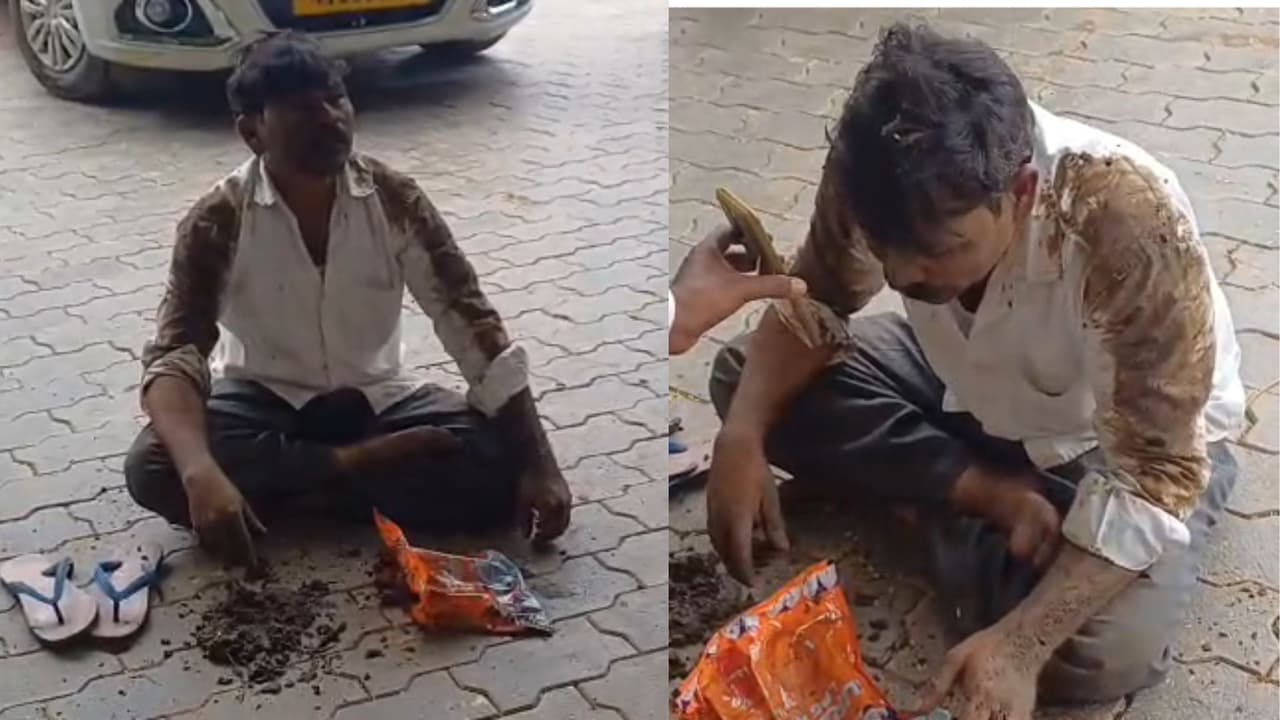 ಮಗನಿಗೆ ಕೆಲಸ ಕೊಡುವಂತೆ ಮೈಗೆ ಮಲ ಬಳಿದುಕೊಂಡು ವ್ಯಕ್ತಿಯ ವಿಚಿತ್ರ ಪ್ರತಿಭಟನೆ! | Gadag Man Protests For Sons Job By Smearing Faeces San ಮಗನಿಗೆ ಕೆಲಸ ಕೊಡುವಂತೆ ಮೈಗೆ ಮಲ ಬಳಿದುಕೊಂಡು ವ್ಯಕ್ತಿಯ ವಿಚಿತ್ರ ಪ್ರತಿಭಟನೆ! | Gadag Man Protests For Sons Job By Smearing Faeces San