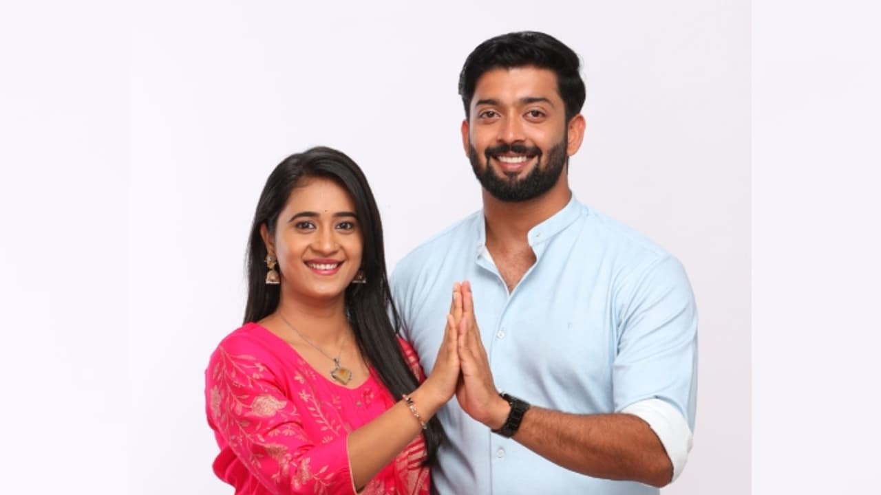 Nee Iralu Jotheyalli serial: ಆಧುನಿಕ ಯುಗದ ಶ್ರೀಕೃಷ್ಣನಾದ ಪವನ್ ರವೀಂದ್ರ, ಹೆದರಿಸೋಕೆ ರೆಡಿಯಾದ ನಟಿ ರಜಿನಿ! Nee Iralu Jotheyalli serial: ಆಧುನಿಕ ಯುಗದ ಶ್ರೀಕೃಷ್ಣನಾದ ಪವನ್ ರವೀಂದ್ರ, ಹೆದರಿಸೋಕೆ ರೆಡಿಯಾದ ನಟಿ ರಜಿನಿ!