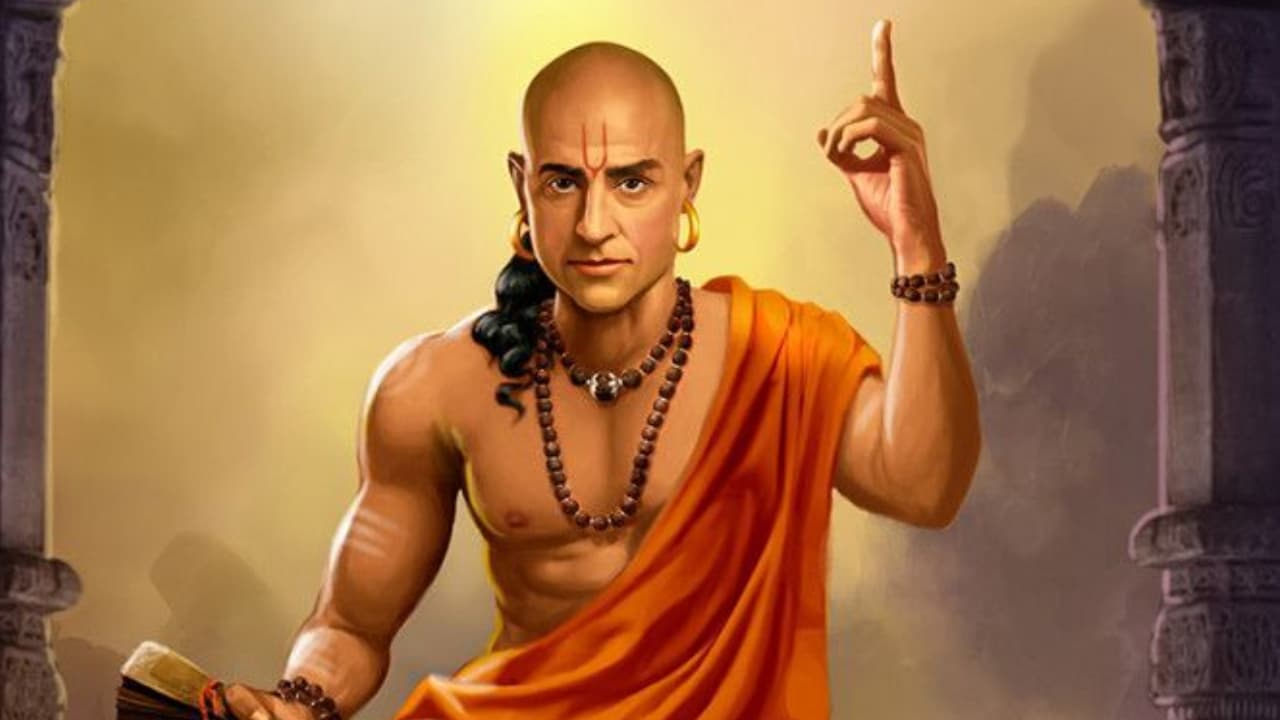Chanakya Niti: ಕುಟುಂಬದವರ ಈ ಗುಣಗಳೇ ಮನೆ ಸರ್ವನಾಶಕ್ಕೆ ಕಾರಣ ಅನ್ನುತ್ತೆ ಚಾಣಕ್ಯ ನೀತಿ! | Chanakya Niti Thse Men In Your Home Can Make You Poor Bni Chanakya Niti: ಕುಟುಂಬದವರ ಈ ಗುಣಗಳೇ ಮನೆ ಸರ್ವನಾಶಕ್ಕೆ ಕಾರಣ ಅನ್ನುತ್ತೆ ಚಾಣಕ್ಯ ನೀತಿ! | Chanakya Niti Thse Men In Your Home Can Make You Poor Bni