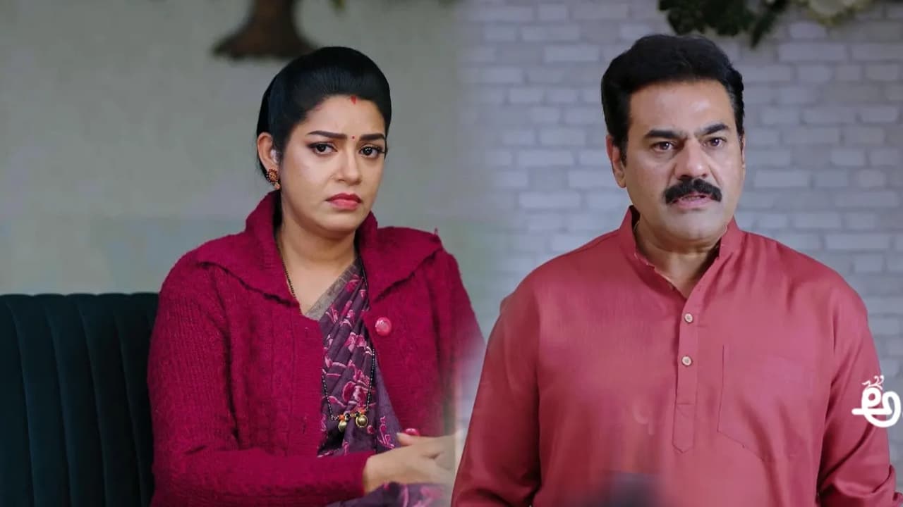 Amruthadhaare Serial Episode: ಮಗಳು ಸಿಕ್ಕ ಖುಷಿಯಲ್ಲಿ ಮುಠ್ಠಾಳ ಕೆಲಸ ಮಾಡಿದ ಗೌತಮ್! ಶತದಡ್ಡ ಇವ್ನೇ ಇರಬೇಕು! | Amruthadhaare Kannada Serial Written Update Shakuntala Harm Gowtham Daughter Amruthadhaare Serial Episode: ಮಗಳು ಸಿಕ್ಕ ಖುಷಿಯಲ್ಲಿ ಮುಠ್ಠಾಳ ಕೆಲಸ ಮಾಡಿದ ಗೌತಮ್! ಶತದಡ್ಡ ಇವ್ನೇ ಇರಬೇಕು! | Amruthadhaare Kannada Serial Written Update Shakuntala Harm Gowtham Daughter