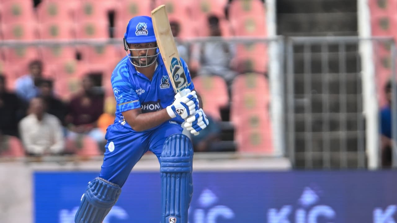 ಏಷ್ಯಾಕಪ್ಗೆ ಮಾಸ್ಟರ್ ಪ್ಲಾನ್: KCL ಟೂರ್ನಿಯಲ್ಲಿ ಹೊಸ ರೋಲ್ಸ್ನಲ್ಲಿ ಕಾಣಿಸಿಕೊಂಡ ಸಂಜು ಸ್ಯಾಮ್ಸನ್! ಏಷ್ಯಾಕಪ್ಗೆ ಮಾಸ್ಟರ್ ಪ್ಲಾನ್: KCL ಟೂರ್ನಿಯಲ್ಲಿ ಹೊಸ ರೋಲ್ಸ್ನಲ್ಲಿ ಕಾಣಿಸಿಕೊಂಡ ಸಂಜು ಸ್ಯಾಮ್ಸನ್!