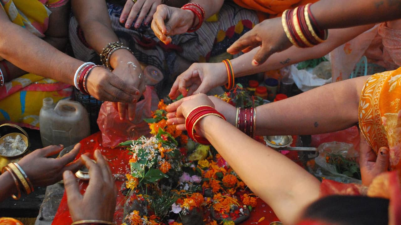 Hartalika Teej 2025 Date: कब करें हरतालिका तीज व्रत? जानें पूजा विधि, मंत्र, मुहूर्त और कथा | Kab Hai Hartalika Teej 2025 Puja Vidhi Mantra Shubh Muhurat Katha Significance | Asianet News Hindi