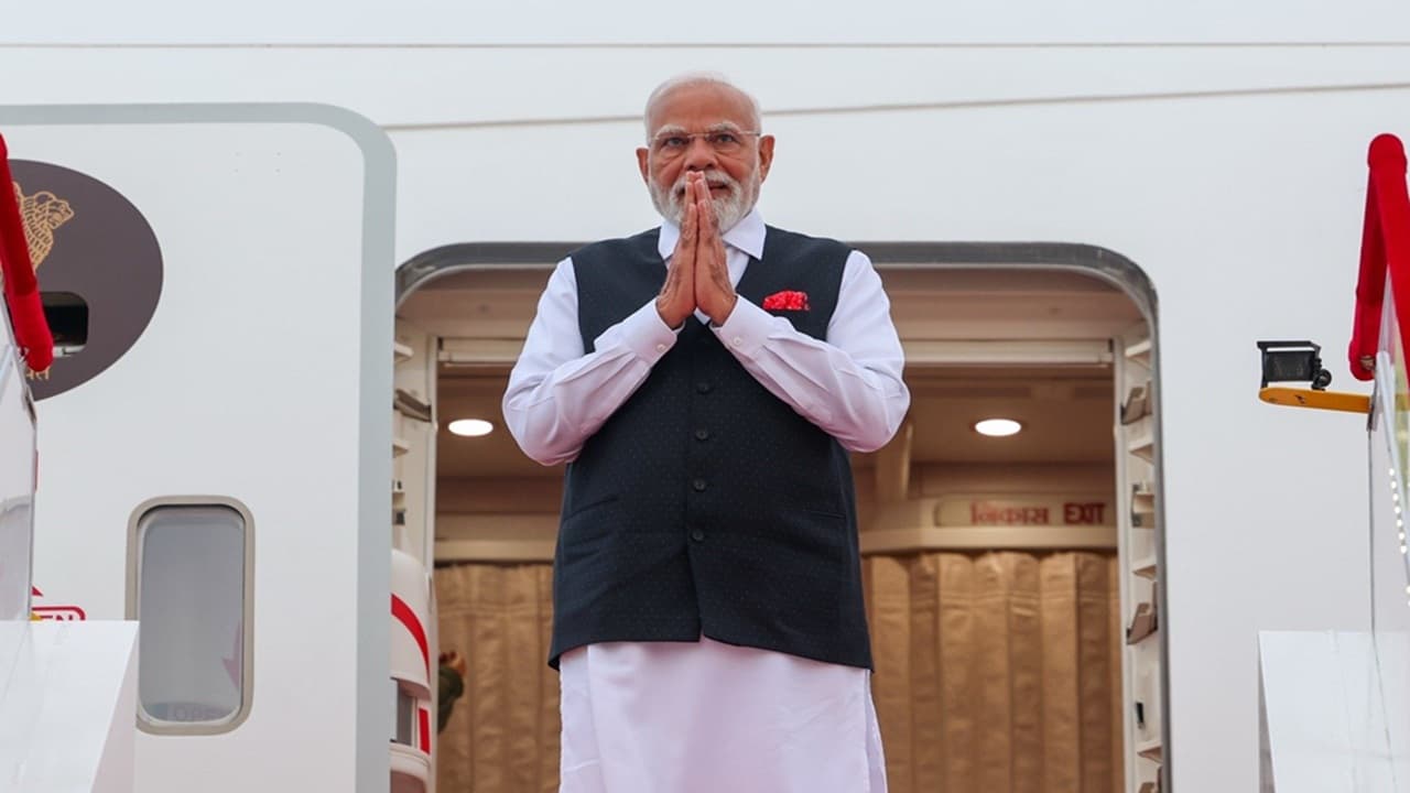 ಉಕ್ರೇನ್ – ರಷ್ಯಾ ಶಾಂತಿಗೆ ನಮ್ಮ ಬೆಂಬಲ – ಜೆಲೆನ್ಸ್ಕಿಗೆ ಕರೆ ಮಾಡಿದಾಗ ಪ್ರಧಾನಿ ಅಭಯ | India Supports Ukraine Russia Peace Pm Modi Assures Zelensky Over Call ಉಕ್ರೇನ್ – ರಷ್ಯಾ ಶಾಂತಿಗೆ ನಮ್ಮ ಬೆಂಬಲ – ಜೆಲೆನ್ಸ್ಕಿಗೆ ಕರೆ ಮಾಡಿದಾಗ ಪ್ರಧಾನಿ ಅಭಯ | India Supports Ukraine Russia Peace Pm Modi Assures Zelensky Over Call