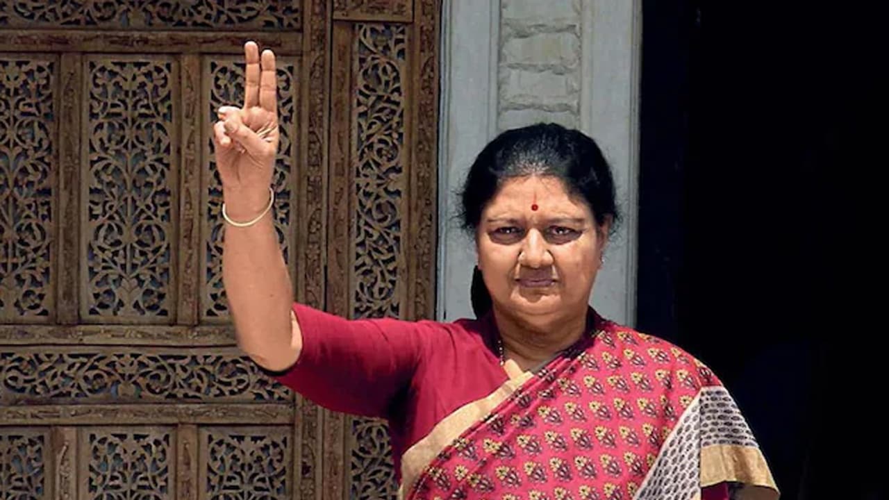 புதிய கட்சி தொடங்கும் சசிகலா ..! தவெகவுடன் கூட்டணி..! அதிமுக- அமமுக நிர்வாகிகள் ரகசிய சந்திப்பு..!