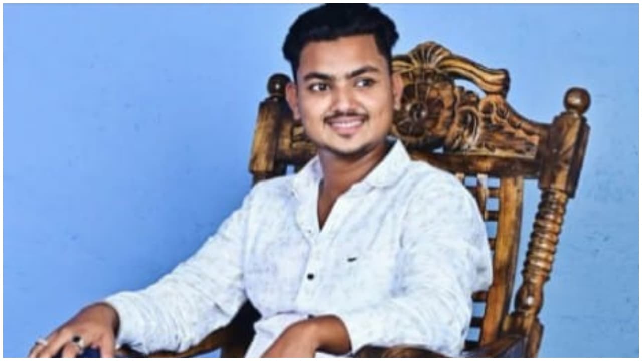 ಹುಡುಗಿ ವಿಚಾರಕ್ಕೆ ಗಲಾಟೆ, ಸ್ಮೇಹಿತನನ್ನ ರೈಲಿಗೆ ತಳ್ಳೋಕೆ ಹೋದವನೇ ಕೊಲೆ, ರೀಲ್ಸ್ ಮಾಡಲು ಹೋಗಿ ಸತ್ತನೆಂದ ಸ್ನೇಹಿತ! ಹುಡುಗಿ ವಿಚಾರಕ್ಕೆ ಗಲಾಟೆ, ಸ್ಮೇಹಿತನನ್ನ ರೈಲಿಗೆ ತಳ್ಳೋಕೆ ಹೋದವನೇ ಕೊಲೆ, ರೀಲ್ಸ್ ಮಾಡಲು ಹೋಗಿ ಸತ್ತನೆಂದ ಸ್ನೇಹಿತ!