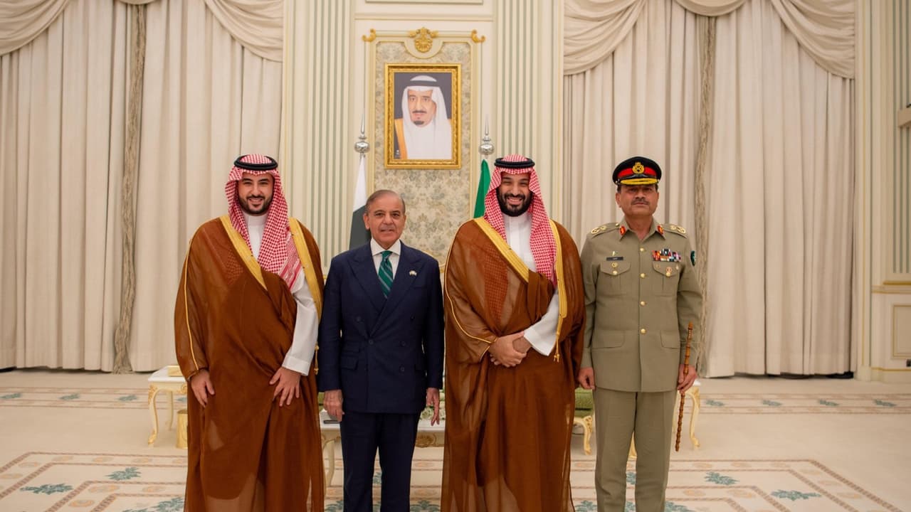 Pakistan-Saudi Arabia Defence Pact: Should India Worry? | Opinion