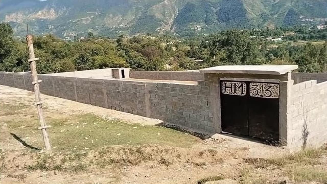 ಆಪರೇಷನ್ ಸಿಂದೂರ್ ಎಫೆಕ್ಟ್, ಪಾಕ್ ಆಕ್ರಮಿತ ಕಾಶ್ಮೀರದಿಂದ ಪಲಾಯನ ಮಾಡಿದ ಹಿಜ್ಬುಲ್, ಜೈಶ್-ಎ-ಮುಹಮ್ಮದ್! | Operation Sindoor Terrorists Relocate From Pok San ಆಪರೇಷನ್ ಸಿಂದೂರ್ ಎಫೆಕ್ಟ್, ಪಾಕ್ ಆಕ್ರಮಿತ ಕಾಶ್ಮೀರದಿಂದ ಪಲಾಯನ ಮಾಡಿದ ಹಿಜ್ಬುಲ್, ಜೈಶ್-ಎ-ಮುಹಮ್ಮದ್! | Operation Sindoor Terrorists Relocate From Pok San