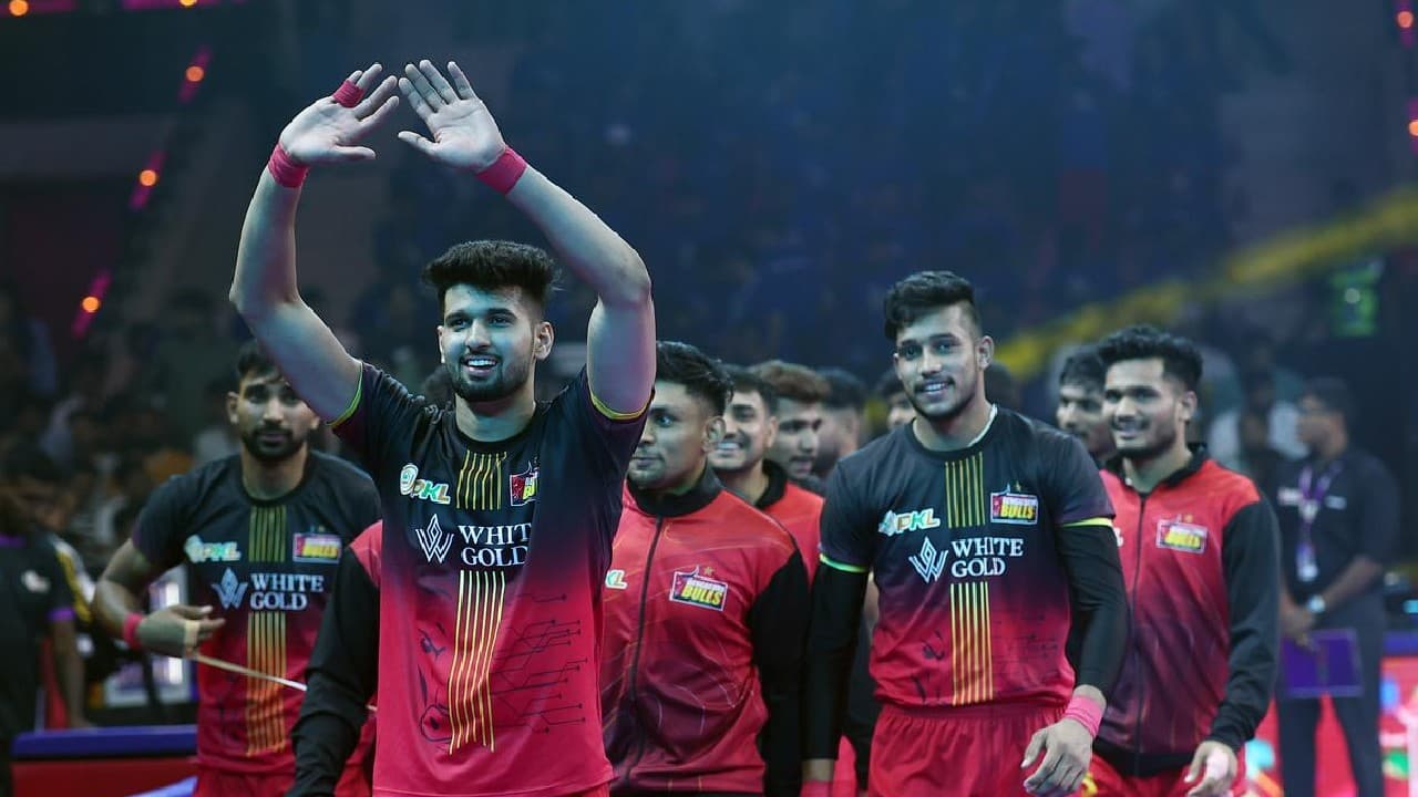 Bengaluru Bulls edge past Gujarat Giants ಪ್ರೊ ಕಬಡ್ಡಿ ಲೀಗ್: ಗೆಲುವಿನ ಹಳಿಗೆ ಮರಳಿದ ಬೆಂಗಳೂರು ಬುಲ್ಸ್! | Pro Kabaddi 2025 Bengaluru Bulls Beat Gujarat Giants In Defensive Thriller Kvn Bengaluru Bulls edge past Gujarat Giants ಪ್ರೊ ಕಬಡ್ಡಿ ಲೀಗ್: ಗೆಲುವಿನ ಹಳಿಗೆ ಮರಳಿದ ಬೆಂಗಳೂರು ಬುಲ್ಸ್! | Pro Kabaddi 2025 Bengaluru Bulls Beat Gujarat Giants In Defensive Thriller Kvn