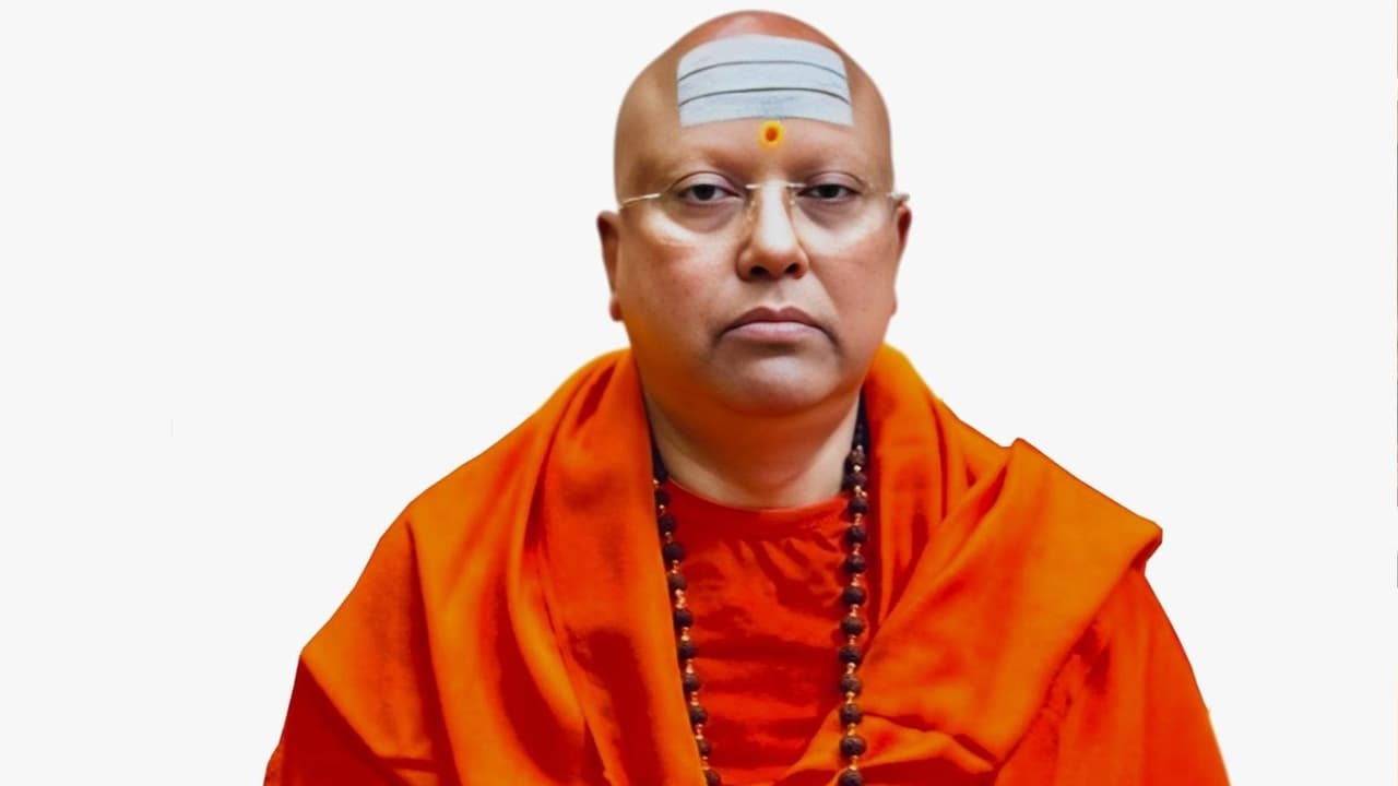 ಶಾರದಾ ಇನ್ಸ್ಟಿಟ್ಯೂಟ್ ಸ್ವಾಮಿ ಚೈತನ್ಯಾನಂದ ಸರಸ್ವತಿ ಲೈಂಗಿಕ ಕಿರುಕುಳ ಪ್ರಕರಣ, ನಿರೀಕ್ಷಾಣಾ ಜಾಮೀನು | Swami Chaitanyananda Saraswati Anticipatory Bail Rejected In Delhi Court Gow ಶಾರದಾ ಇನ್ಸ್ಟಿಟ್ಯೂಟ್ ಸ್ವಾಮಿ ಚೈತನ್ಯಾನಂದ ಸರಸ್ವತಿ ಲೈಂಗಿಕ ಕಿರುಕುಳ ಪ್ರಕರಣ, ನಿರೀಕ್ಷಾಣಾ ಜಾಮೀನು | Swami Chaitanyananda Saraswati Anticipatory Bail Rejected In Delhi Court Gow