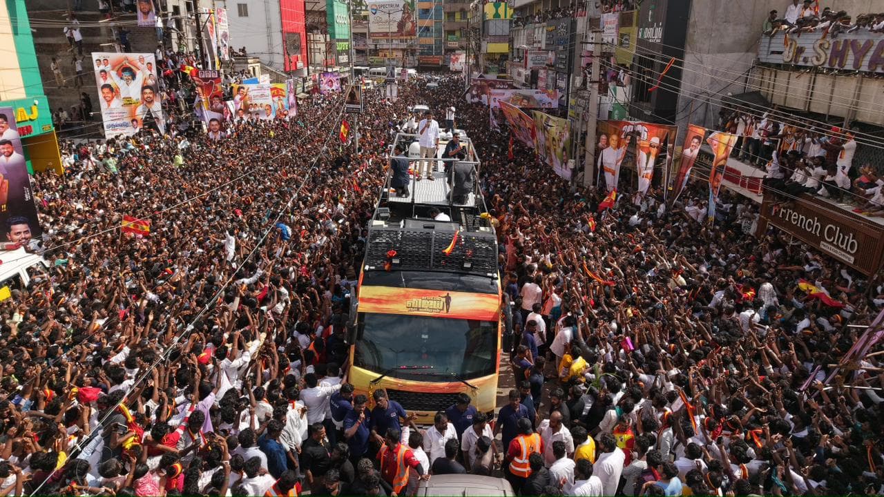 Stampede ನಟ ವಿಜಯ್ ಜೊಸೆಫ್ ಟಿವಿಕೆ ರ್ಯಾಲಿಯಲ್ಲಿ ಕಾಲ್ತುಳಿತ, ಮಕ್ಕಳು ಸೇರಿ 20ಕ್ಕೂ ಅಧಿಕ ಸಾವಿನ ಶಂಕೆ | Actor Vijay Joseph Tvk Rally Stampede More Than 20 Feared Dead Says Report Stampede ನಟ ವಿಜಯ್ ಜೊಸೆಫ್ ಟಿವಿಕೆ ರ್ಯಾಲಿಯಲ್ಲಿ ಕಾಲ್ತುಳಿತ, ಮಕ್ಕಳು ಸೇರಿ 20ಕ್ಕೂ ಅಧಿಕ ಸಾವಿನ ಶಂಕೆ | Actor Vijay Joseph Tvk Rally Stampede More Than 20 Feared Dead Says Report