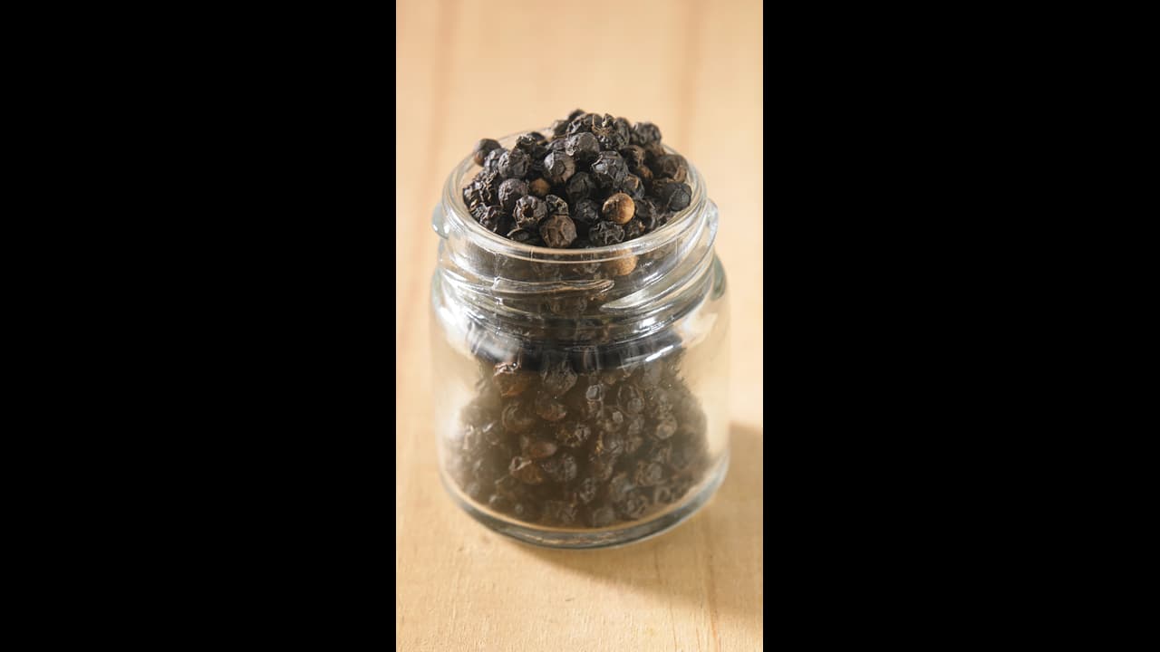 Black Pepper Water: ಖಾಲಿ ಹೊಟ್ಟೆಯಲ್ಲಿ ಕಾಳುಮೆಣಸಿನ ನೀರು ಕುಡಿದರೆ ಏನಾಗುತ್ತೆ? ಆರೋಗ್ಯಕ್ಕೆ ಇದರಿಂದ ಏನು ಲಾಭ?
