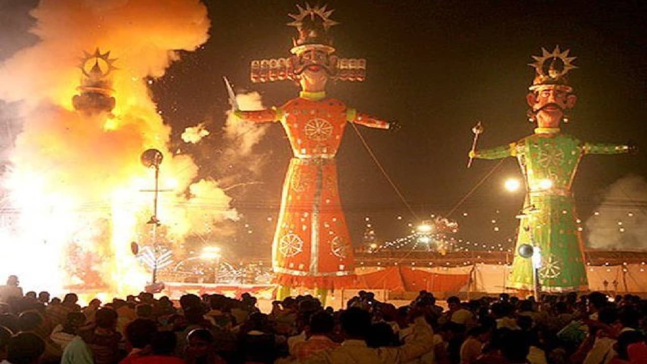 Ravan Dahan History: भारत में रावण का पुतला पहली बार कब जलाया गया ...