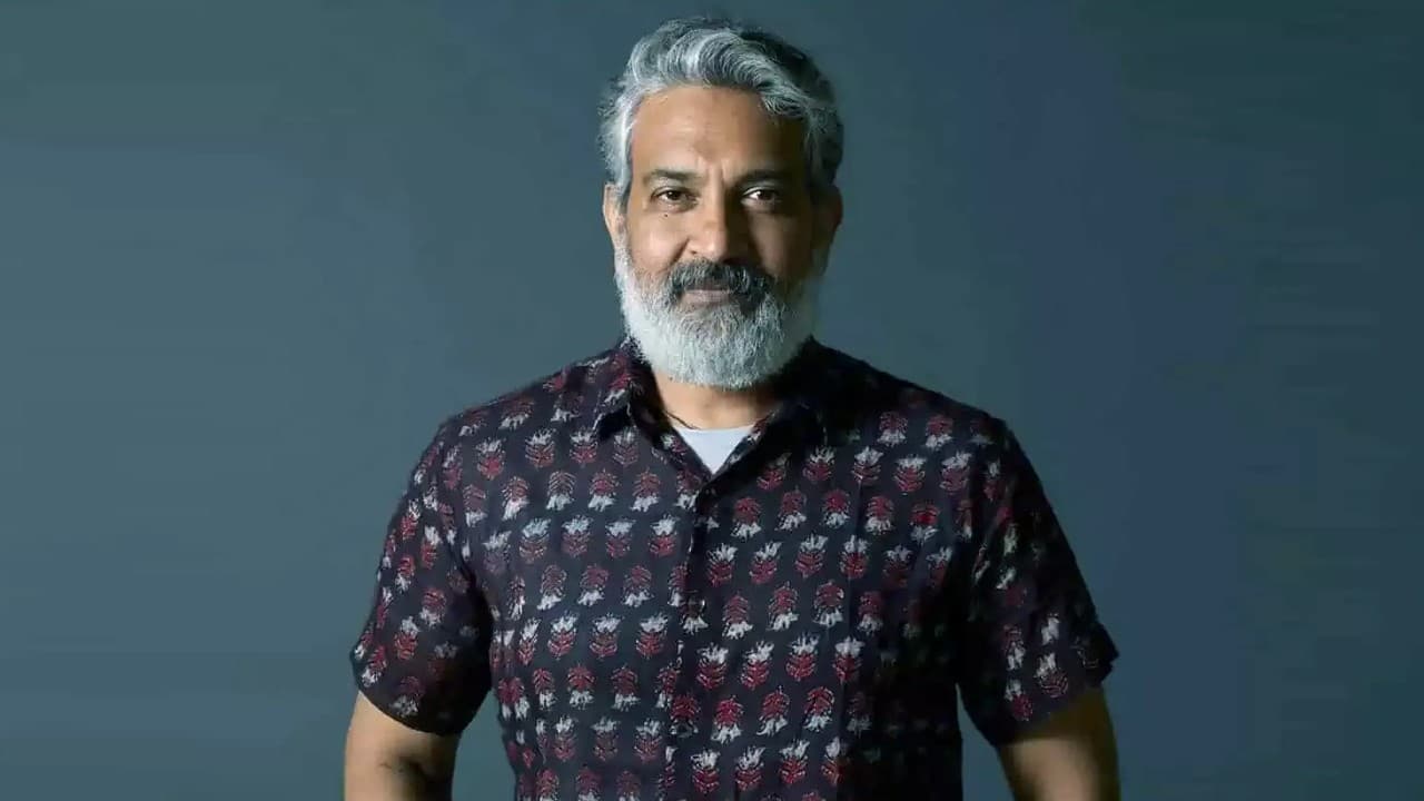 ಅಲ್ಲು ಅರ್ಜುನ್, ಮಹೇಶ್ಗಾಗಿ ಅಲ್ಲ.. ಆ ನಟಿಗಾಗಿ ರಾಜಮೌಳಿ ಪದೇ ಪದೇ ನೋಡೋ ಹಾಡುಗಳು ಯಾವುವು? ಅಲ್ಲು ಅರ್ಜುನ್, ಮಹೇಶ್ಗಾಗಿ ಅಲ್ಲ.. ಆ ನಟಿಗಾಗಿ ರಾಜಮೌಳಿ ಪದೇ ಪದೇ ನೋಡೋ ಹಾಡುಗಳು ಯಾವುವು?