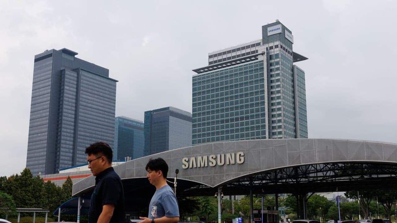 South Korea Adds 300K Jobs in September, Biggest Surge in 19 Months