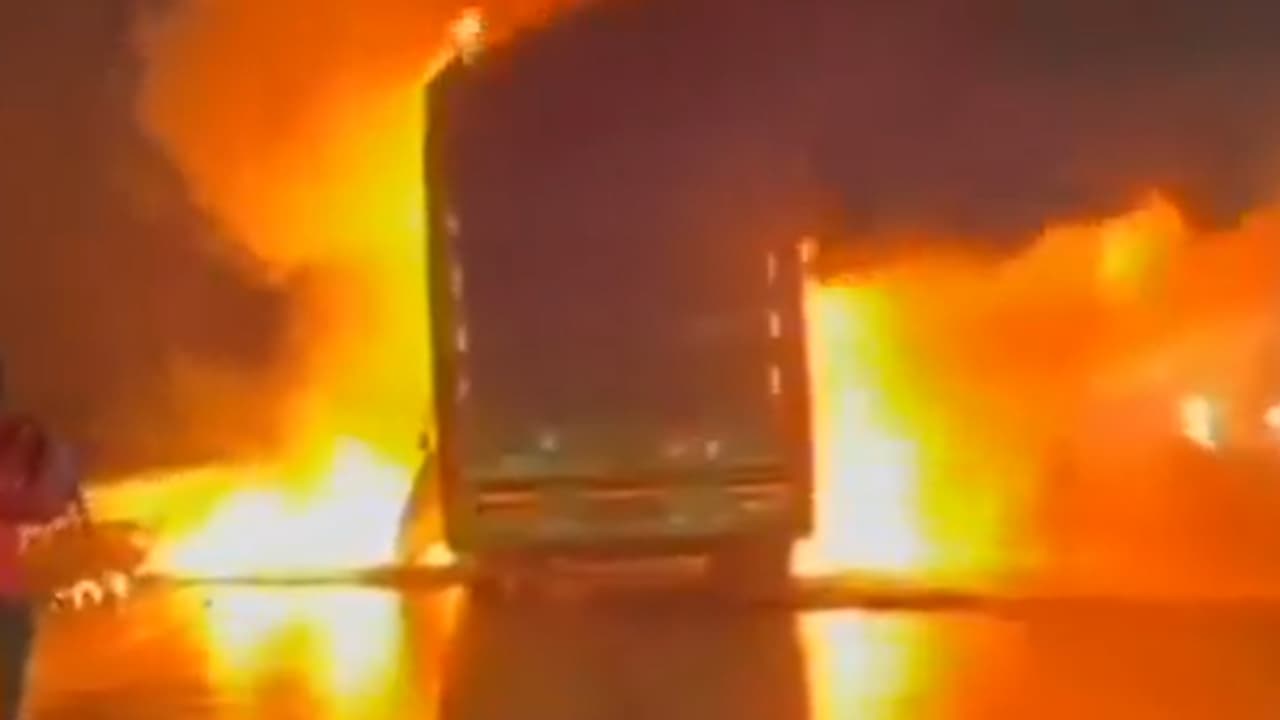 Fire In Bus At Least 20 Passengers Feared Dead, 12 Rescued in Bus Fire on Hyderabad ...