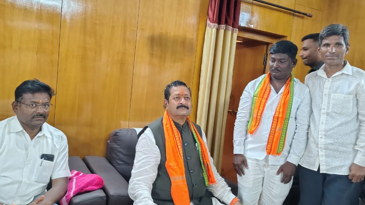 Yatnal Hindutva ಬಸನಗೌಡಪಾಟೀಲ್ ಯತ್ನಾಳ್ ನೇತೃತ್ವದಲ್ಲಿ ಕೇಸರಿ ಸಮಿತಿ ಸಭೆ, ರಾಜ್ಯಾದ್ಯಂತ ಆಯೋಜನೆ | Basanagouda Patil Yatnal Leads Kesari Samiti Meeting State Wide Program Planned Yatnal Hindutva ಬಸನಗೌಡಪಾಟೀಲ್ ಯತ್ನಾಳ್ ನೇತೃತ್ವದಲ್ಲಿ ಕೇಸರಿ ಸಮಿತಿ ಸಭೆ, ರಾಜ್ಯಾದ್ಯಂತ ಆಯೋಜನೆ | Basanagouda Patil Yatnal Leads Kesari Samiti Meeting State Wide Program Planned