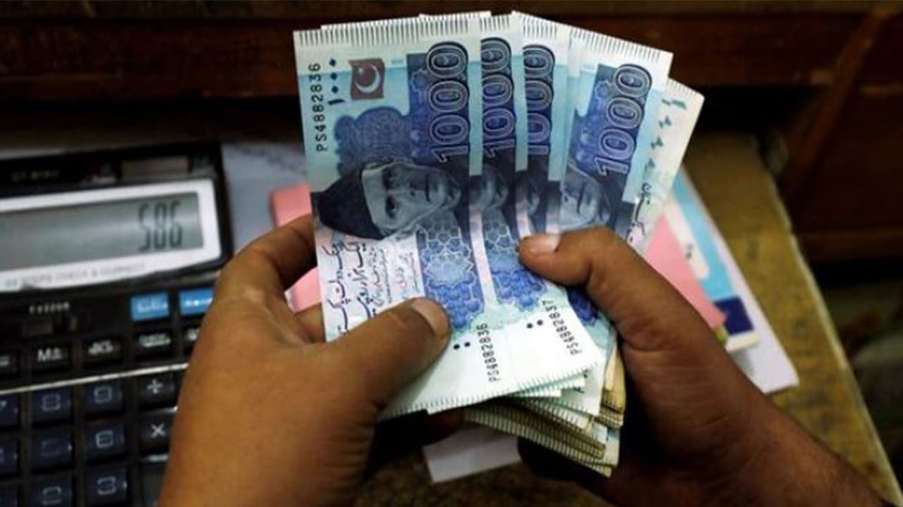 Pakistan's Cashless Economy Plan Faces Setbacks as Poor Internet, Low Awareness Stall Progress