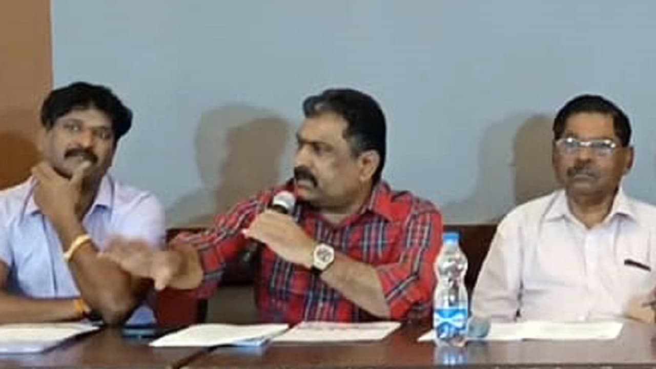 33 Percent Pass Rule: ಎಸ್ಸೆಸ್ಸೆಲ್ಸಿ-ಪಿಯು ಪಾಸ್ ಅಂಕ ಇಳಿಕೆ ಹಿಂಪಡೆದರೆ ಆಂದೋಲನ: ಎಂಎಲ್ಸಿ ಪುಟ್ಟಣ್ಣ | Mlc Puttanna Supports Sslc Puc Pass Mark Reduction To 33 Percent Gvd 33 Percent Pass Rule: ಎಸ್ಸೆಸ್ಸೆಲ್ಸಿ-ಪಿಯು ಪಾಸ್ ಅಂಕ ಇಳಿಕೆ ಹಿಂಪಡೆದರೆ ಆಂದೋಲನ: ಎಂಎಲ್ಸಿ ಪುಟ್ಟಣ್ಣ | Mlc Puttanna Supports Sslc Puc Pass Mark Reduction To 33 Percent Gvd