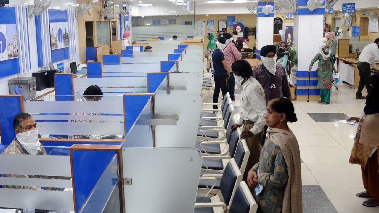PIB Fact Check: Is RBI Really Making Banks Switch to '.bank.in' Domain ...