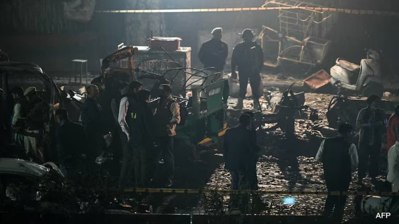 Delhi blast ದೆಹಲಿ ಸ್ಫೋಟದ ಮತ್ತೊಬ್ಬ ಉಗ್ರ ಜಸೀರ್ ಬಿಲಾಲ್ ಅರೆಸ್ಟ್, ಸ್ಫೋಟ ಬಾಂಬ್ಗೆ ಸೀಮಿತವಾಗಿರ್ಲಿಲ್ಲ | Nia Arrest Srinagar Jasir Bilal Wani Second Key Associate Of Delhi Car Blast Delhi blast ದೆಹಲಿ ಸ್ಫೋಟದ ಮತ್ತೊಬ್ಬ ಉಗ್ರ ಜಸೀರ್ ಬಿಲಾಲ್ ಅರೆಸ್ಟ್, ಸ್ಫೋಟ ಬಾಂಬ್ಗೆ ಸೀಮಿತವಾಗಿರ್ಲಿಲ್ಲ | Nia Arrest Srinagar Jasir Bilal Wani Second Key Associate Of Delhi Car Blast