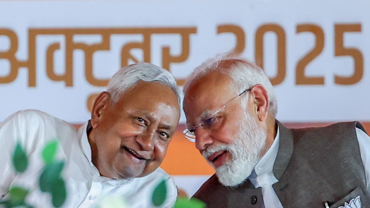 ಎನ್ಡಿಎ ಕೈಹಿಡಿದ ಒಬಿಸಿ, ದಲಿತ, ಮುಸ್ಲಿಂ ಮತ – ಜಾತಿ ಲೆಕ್ಕಾಚಾರದಲ್ಲಿ ಗೆದ್ದ ಬಿಜೆಪಿ ಮೈತ್ರಿಕೂಟ | Obc Dalit And Muslim Votes Back Nda ಎನ್ಡಿಎ ಕೈಹಿಡಿದ ಒಬಿಸಿ, ದಲಿತ, ಮುಸ್ಲಿಂ ಮತ – ಜಾತಿ ಲೆಕ್ಕಾಚಾರದಲ್ಲಿ ಗೆದ್ದ ಬಿಜೆಪಿ ಮೈತ್ರಿಕೂಟ | Obc Dalit And Muslim Votes Back Nda