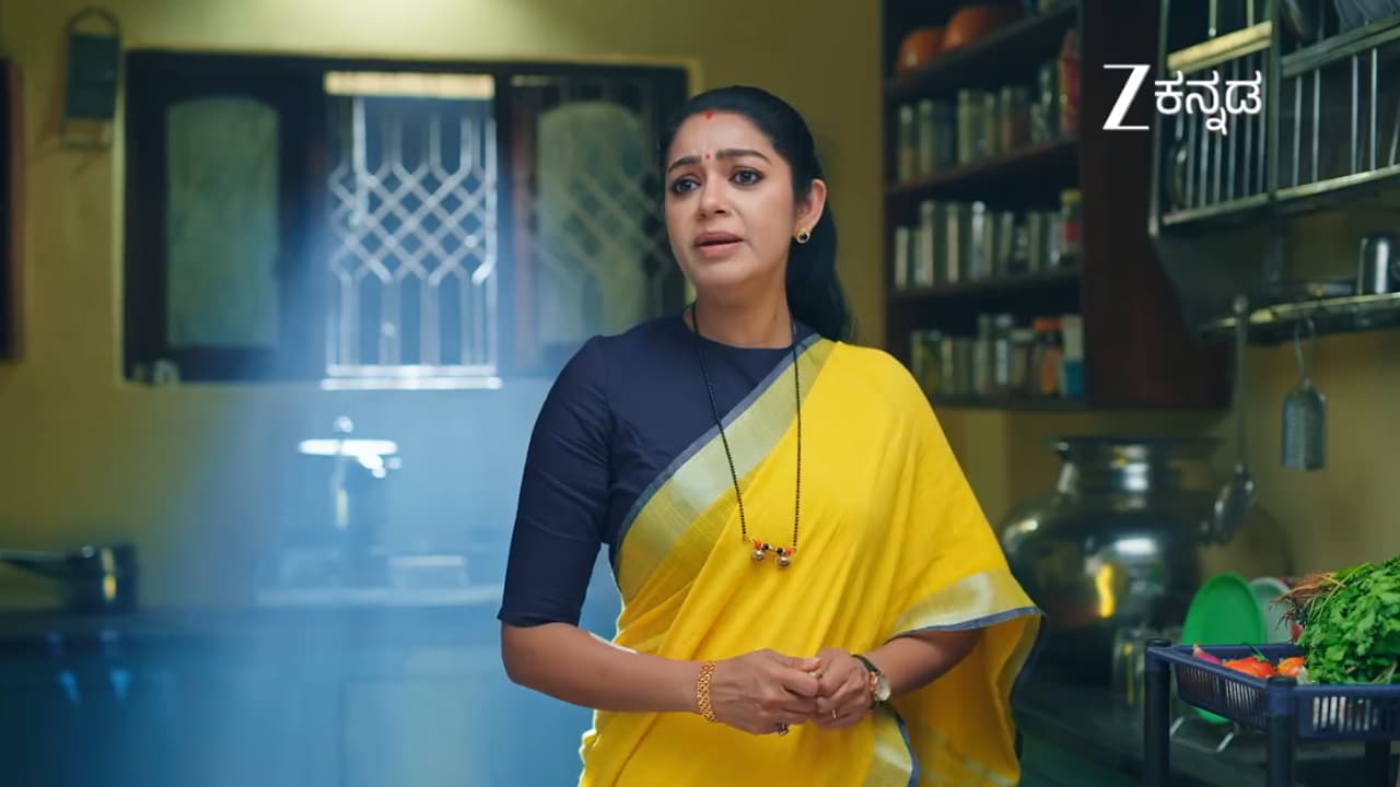 Amruthadhaare: ಹೆಚ್ಚು ಚರ್ಚೆಯಾಗ್ತಿದೆ ಭೂಮಿಕಾ ಸೀರೆ, ಯಾಕೆ ಅಂತದ್ದೇನಾಯ್ತು? Amruthadhaare: ಹೆಚ್ಚು ಚರ್ಚೆಯಾಗ್ತಿದೆ ಭೂಮಿಕಾ ಸೀರೆ, ಯಾಕೆ ಅಂತದ್ದೇನಾಯ್ತು?