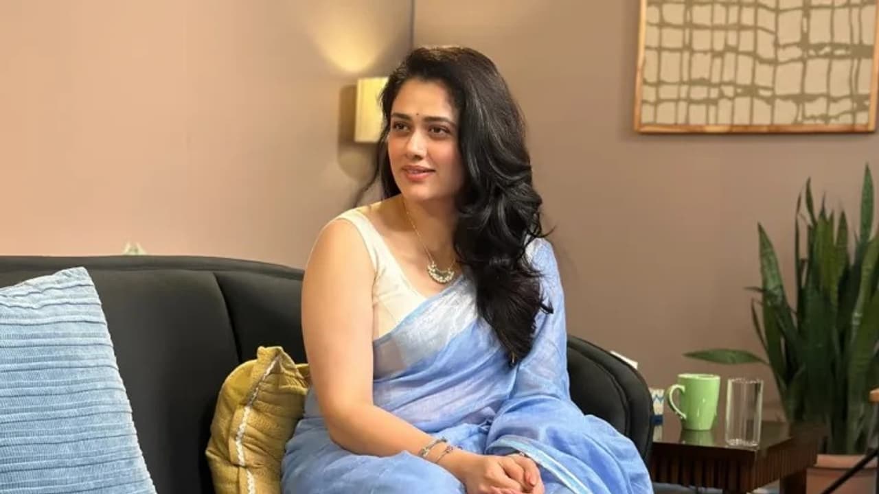 ‘ನನ್ನ ಬೆನ್ನ ಮೇಲೆ ಕೈಯಾಡಿಸಿ, ಖಾಸಗಿ ಭಾಗ ಮುಟ್ಟಿ ಓಡಿಹೋಗಿದ್ದ..’: ನಟಿ ಗಿರಿಜಾ ಓಕ್! | Actress Girija Oak Recounts Harassment Incident Mumbai Local Train San ‘ನನ್ನ ಬೆನ್ನ ಮೇಲೆ ಕೈಯಾಡಿಸಿ, ಖಾಸಗಿ ಭಾಗ ಮುಟ್ಟಿ ಓಡಿಹೋಗಿದ್ದ..’: ನಟಿ ಗಿರಿಜಾ ಓಕ್! | Actress Girija Oak Recounts Harassment Incident Mumbai Local Train San