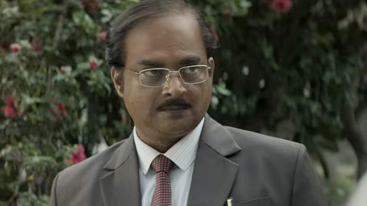 Dhurandhar Review: ಎ ರೇಟೆಡ್ ರಣವೀರ್ ಸಿಂಗ್ ಸಿನಿಮಾ ಮೇಲೆ ಬಿತ್ತು ಎಲ್ಲರ ಕಣ್ಣು; ಮೊದಲ ವಿಮರ್ಶೆ ಬಂತು! | Dhurandhar Movie Review Bollywood Actor Ranveer Singh R Madhavan Action Film | Asianet Suvarna News