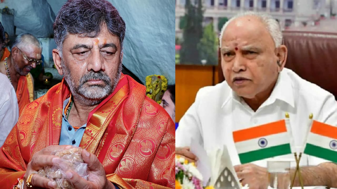ಜೇನುಕಲ್ಲು ಸಿದ್ದೇಶ್ವರ ಸ್ವಾಮಿ ಮೊರೆ ಹೋದ ಡಿಕೆಶಿ, ಇದೇ ದೇಗುಲ ಭೇಟಿ ಬಳಿಕ BSYಗೆ ಒಲಿದಿತ್ತು ಸಿಎಂ ಸ್ಥಾನ | Dk Shivakumar Seeks Blessings From Siddeshwara Swami Amid Power Shift Talks ಜೇನುಕಲ್ಲು ಸಿದ್ದೇಶ್ವರ ಸ್ವಾಮಿ ಮೊರೆ ಹೋದ ಡಿಕೆಶಿ, ಇದೇ ದೇಗುಲ ಭೇಟಿ ಬಳಿಕ BSYಗೆ ಒಲಿದಿತ್ತು ಸಿಎಂ ಸ್ಥಾನ | Dk Shivakumar Seeks Blessings From Siddeshwara Swami Amid Power Shift Talks