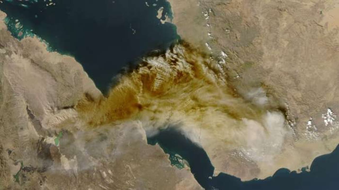 Ethiopia’s Volcanic Ash Cloud Enters India: Will Delhi's Air Become More Toxic? Experts Say