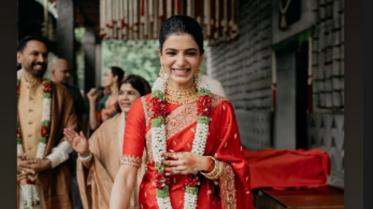 ಮದುವೆ ಬಳಿಕ ‘ಫಸ್ಟ್ ಡೇ’ ಪಬ್ಲಿಕ್ ದರ್ಶನ್ ಕೊಟ್ಟ ಸಮಂತಾ-ರಾಜ್ ದಂಪತಿ.. ಎಲ್ಲಿ, ಯಾವ ಟೈಂ ನೋಡಿ..! | Samantha Ruth Prabhu And Raj Nidimoru First Public Appearance Post Marriage ಮದುವೆ ಬಳಿಕ ‘ಫಸ್ಟ್ ಡೇ’ ಪಬ್ಲಿಕ್ ದರ್ಶನ್ ಕೊಟ್ಟ ಸಮಂತಾ-ರಾಜ್ ದಂಪತಿ.. ಎಲ್ಲಿ, ಯಾವ ಟೈಂ ನೋಡಿ..! | Samantha Ruth Prabhu And Raj Nidimoru First Public Appearance Post Marriage