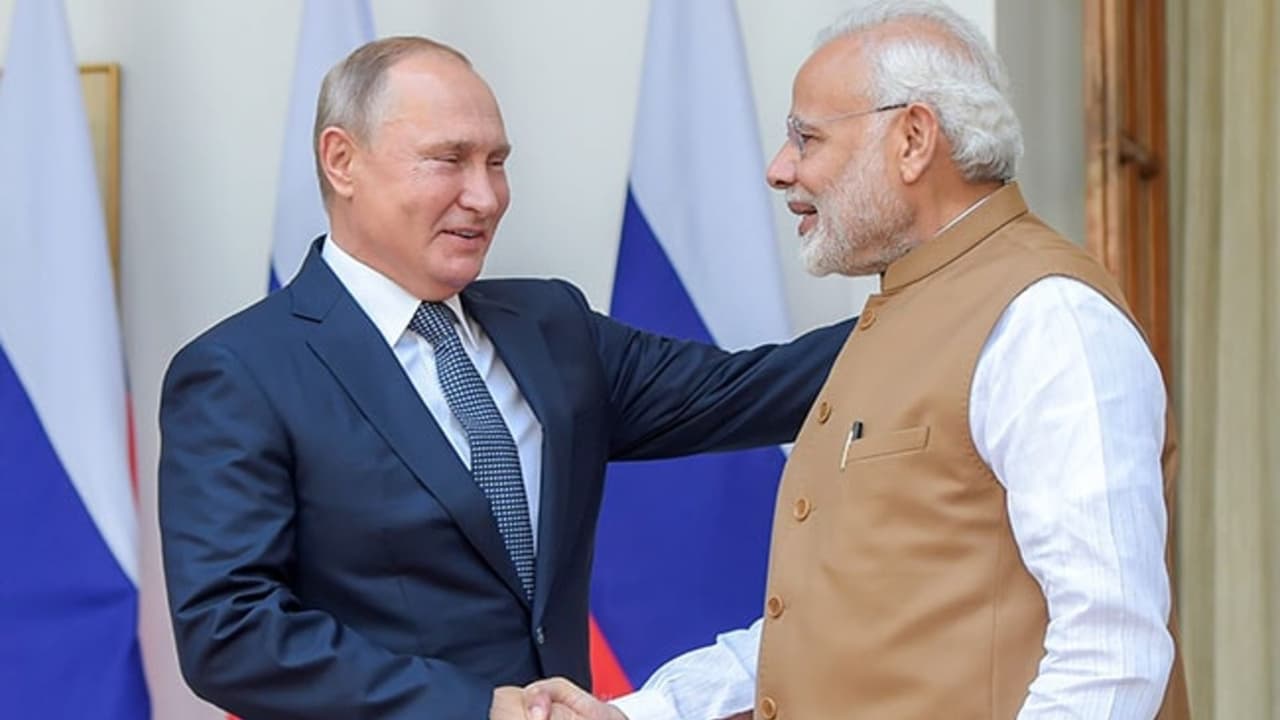 https://static.asianetnews.com/images/w-1280,h-720,format-jpg,imgid-01kbm01wkbj5xag0t5vafz2g49,imgname-modi-putin-meeting-2025-1764828967531.jpg